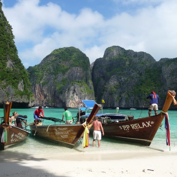 Loh Sama Bay