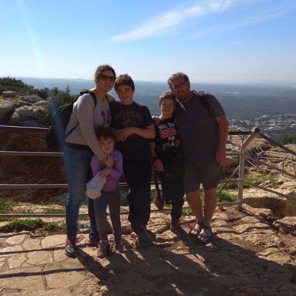 משפחת מלמד במערת קשת